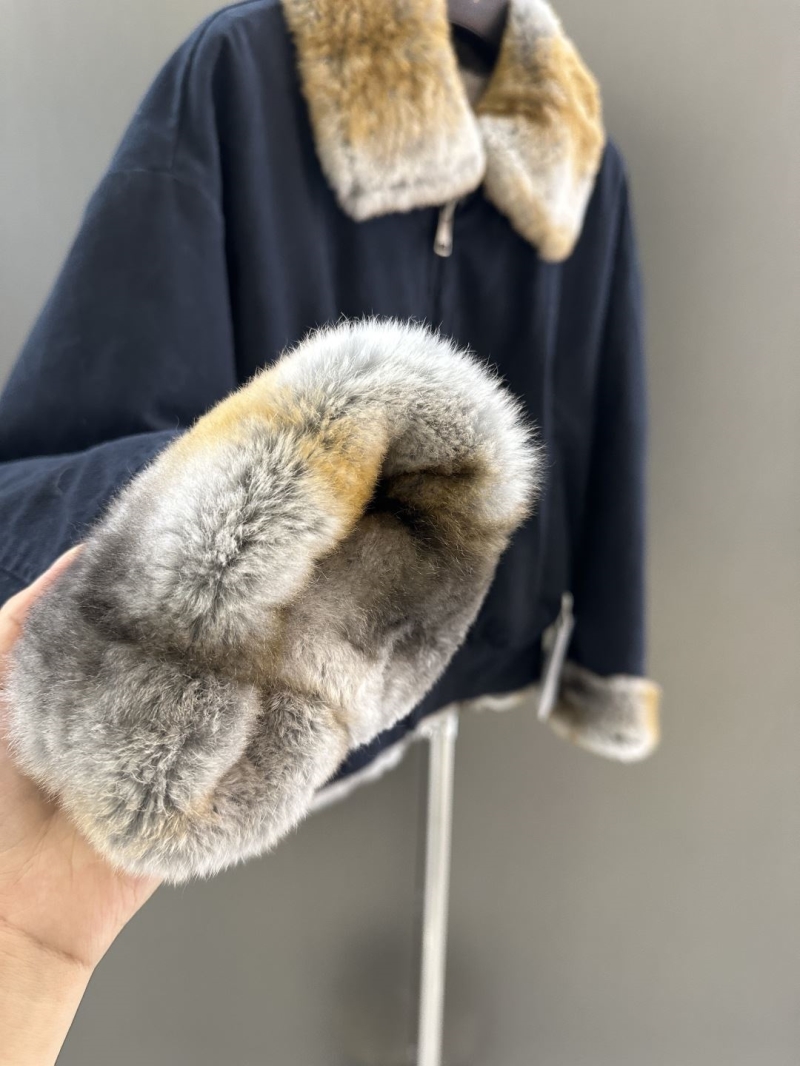Ce1i*e outwears